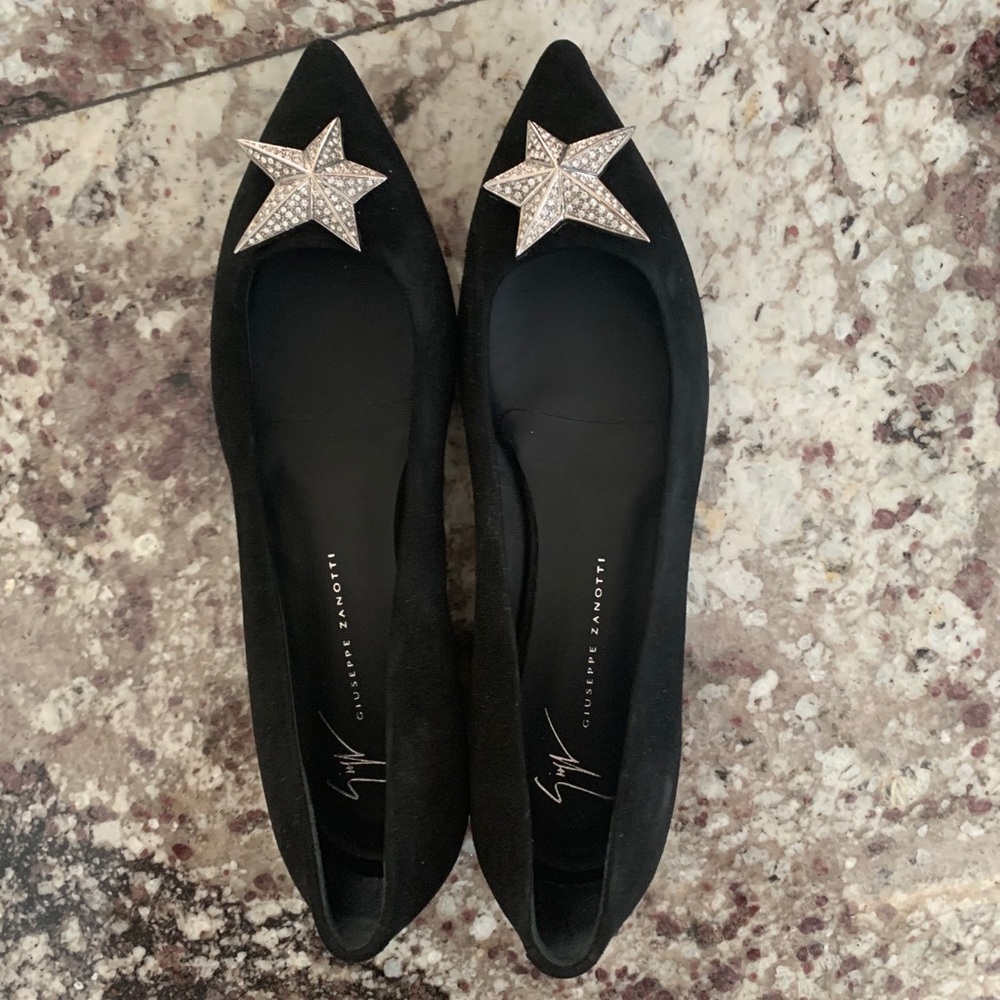 ❌SOLD❌Giuseppe Zanotti flat